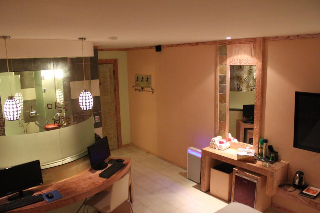 Max Hotel Тэджон Экстерьер фото