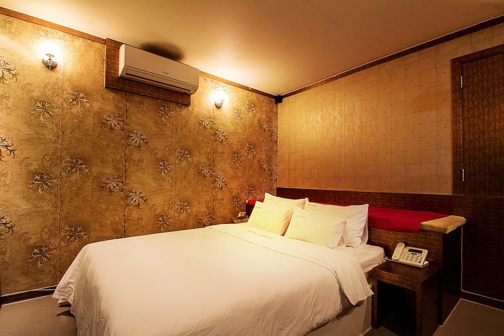 Max Hotel Тэджон Номер фото